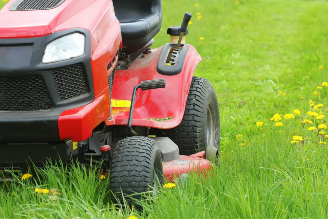 riding lawn mower